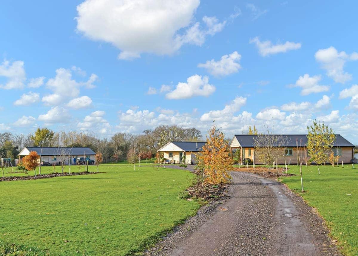 Little Moorland Farm Lodges Chapel Allerton Екстер'єр фото